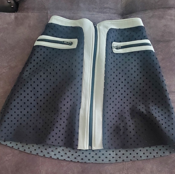 Eyelet neoprene skirt - Picture 3 of 6